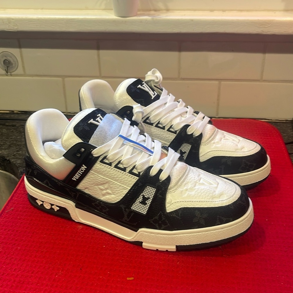 Louis Vuitton Low Trainers Size 11